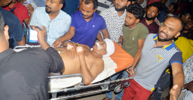 খুন হওয়া যুবককে দাফন করে ফেরার পথে কাউন্সিলরকে হত্যাচেষ্টা