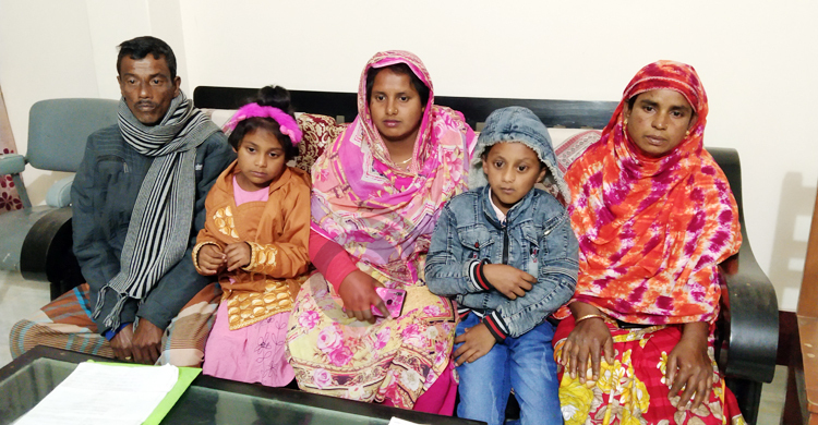 ২০ বছর পর বাবা-মাকে ফিরে পেলেন বেবী আক্তার