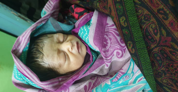 বাঁচানো গেল না রাস্তায় পাওয়া সেই নবজাতককে