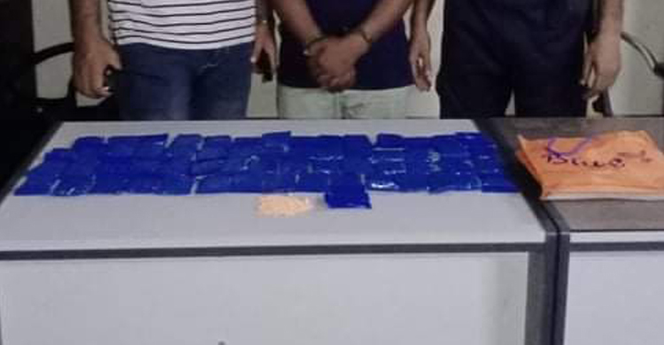 ইয়াবা-হেরোইনসহ সস্ত্রীক আটক ইউপি মেম্বার