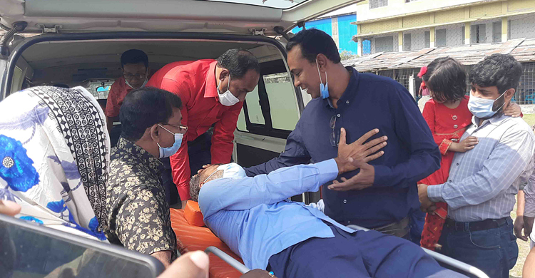 বাগেরহাট থেকে এয়ার অ্যাম্বুলেন্সে ঢাকায় নেয়া হলো সাংবাদিককে