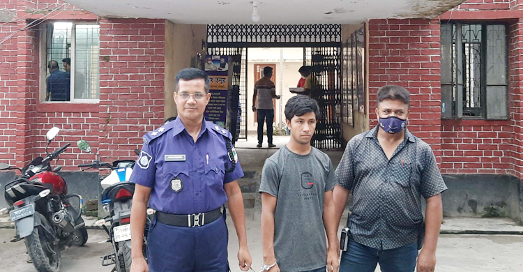 হোটেল থেকে নারীর ঝুলন্ত মরদেহ উদ্ধার, সাবেক স্বামী আটক