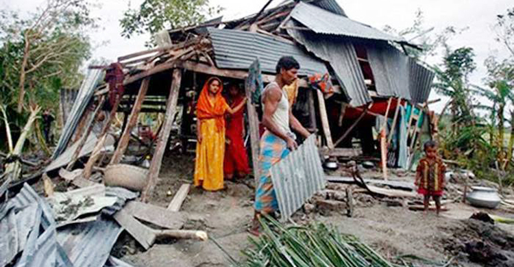 সিডরের ১৫ বছরেও শেষ হয়নি টেকসই বেড়িবাঁধ নির্মাণ