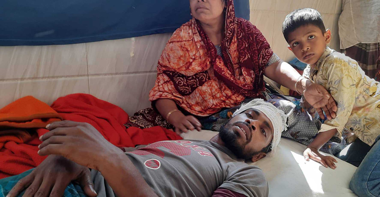 বাগেরহাটে ছাত্রলীগ নেতাকে বিবস্ত্র করে মারধর