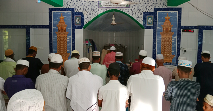 মোংলায় শতাধিক পরিবারের ঈদ উদযাপন