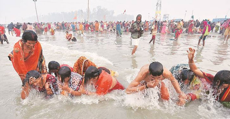 হিন্দু সেজে পুণ্যস্নানে গিয়ে কারাগারে ৫ যুবক