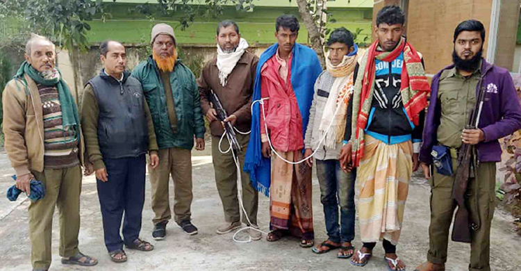 হরিণ ধরা সরঞ্জামসহ তিন শিকারি আটক