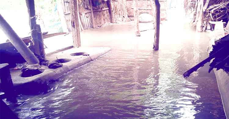 ‘বাড়িঘর-চুলায় পানি, মানুষ ভাত পাক করেও খাইতে পারছে না’