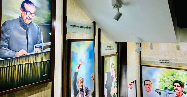 দেয়ালজুড়ে বঙ্গবন্ধু