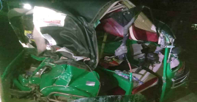 আদমদীঘিতে বাসের ধাক্কায় অটোরিকশাচালকের মৃত্যু