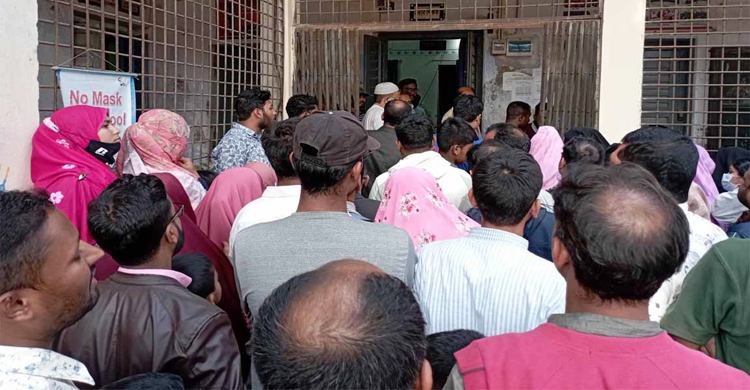 বগুড়া জিলা স্কুলে অভিভাবক-শিক্ষকদের হাতাহাতি