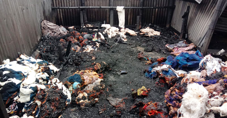 আদমদীঘিতে ১৩ সুতার দোকান ভস্মীভূত