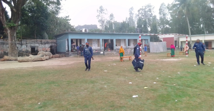 গাইবান্ধা-৫ আসন: ভোটগ্রহণ শেষে চলছে গণনা