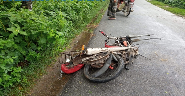 দুই মোটরসাইকেলের সংঘর্ষে প্রাণ গেল কিশোরের