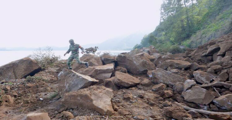 Earthquake of magnitude 4.8 strikes Bali, kills 3