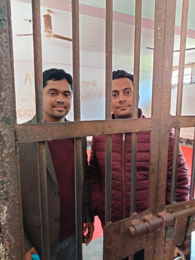 হাজতখানায় সেলফি তুলে ফেসবুক পোস্ট দিলেন ছাত্রলীগ নেতা!