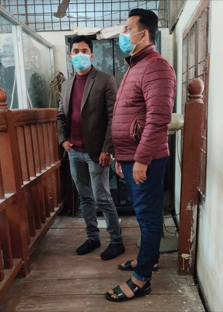 হাজতখানায় সেলফি তুলে ফেসবুক পোস্ট দিলেন ছাত্রলীগ নেতা!