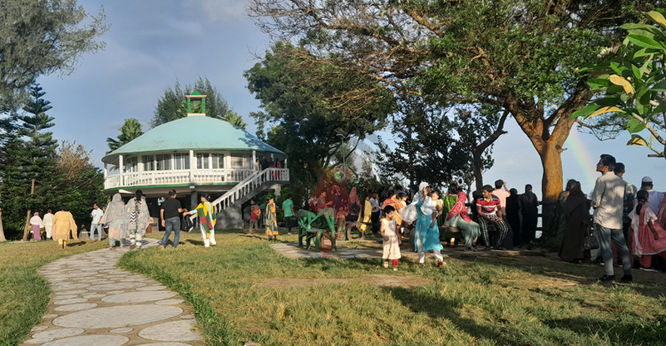 বান্দরবানে পর্যটকদের ঢল, কক্ষ খালি নেই হোটেল-মোটেলে