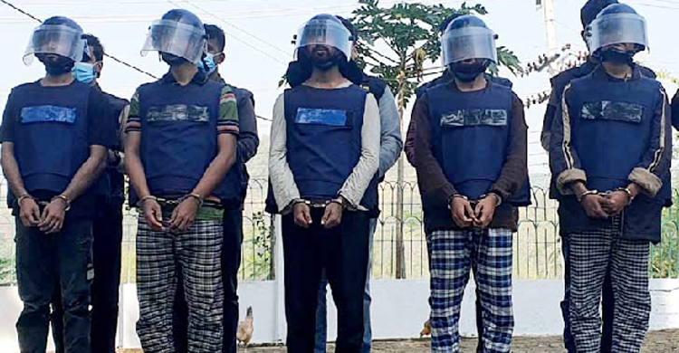 বান্দরবানে গ্রেফতার পাঁচ জঙ্গি ৬ দিনের রিমান্ডে