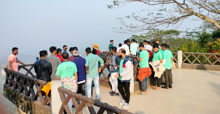 বর্ষবরণ উৎসব: বান্দরবানে বাড়ছে পর্যটকের ভিড়