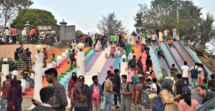 ৩ দিনের ছুটিতে বান্দরবানে পর্যটকদের ভিড়