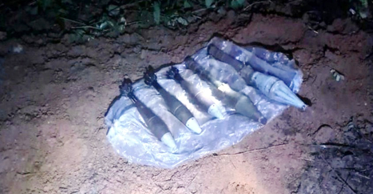 গহীন পাহাড়ে মিলল রকেট লাঞ্চারের ৫ গোলা