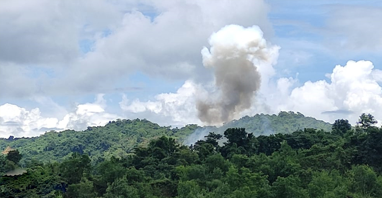 নাইক্ষ্যংছড়ি সীমান্তে আতঙ্কে দিন কাটছে মানুষের