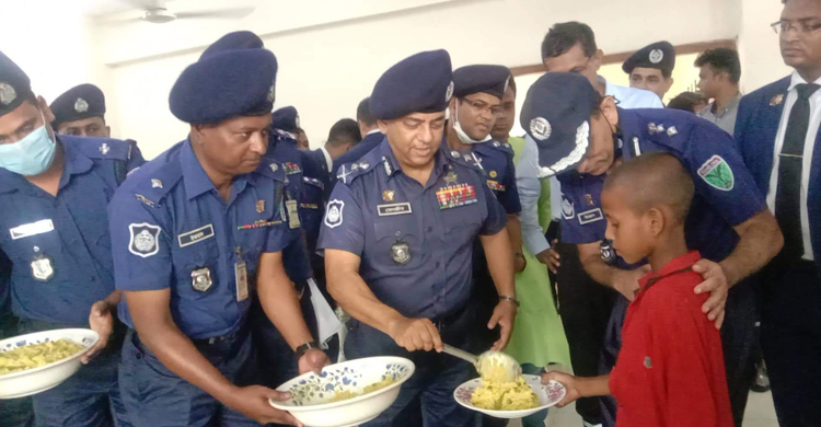 বন্যায় ক্ষতিগ্রস্তদের পুনর্বাসনে কাজ করছে সরকার: আইজিপি