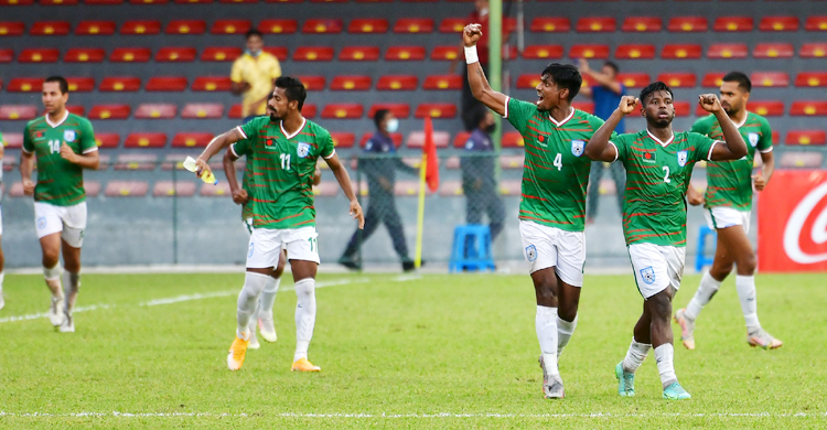 ফাইনালে ওঠার লড়াইয়ে লিড নিলো বাংলাদেশ