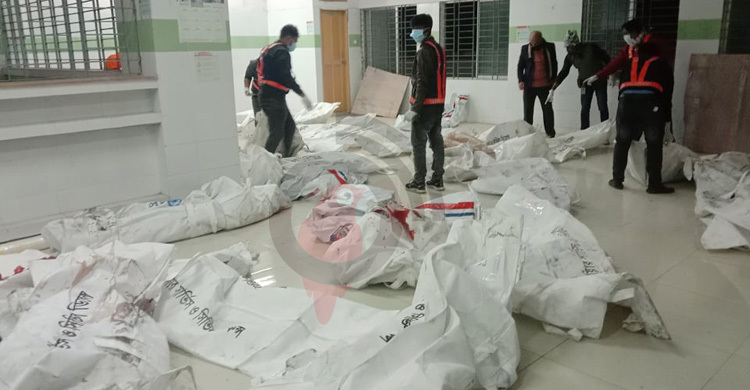 লঞ্চে অগ্নিকাণ্ড: ৩৩ মরদেহ পৌঁছেছে বরগুনায়