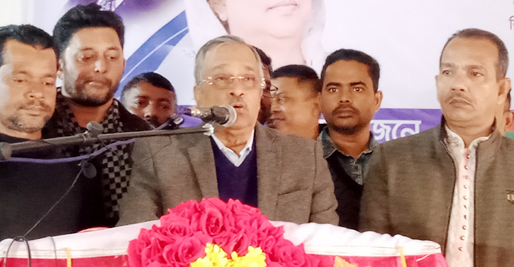 সরকারের পতন দেখাতে আল্লাহ খালেদা জিয়াকে বাঁচিয়ে রেখেছেন