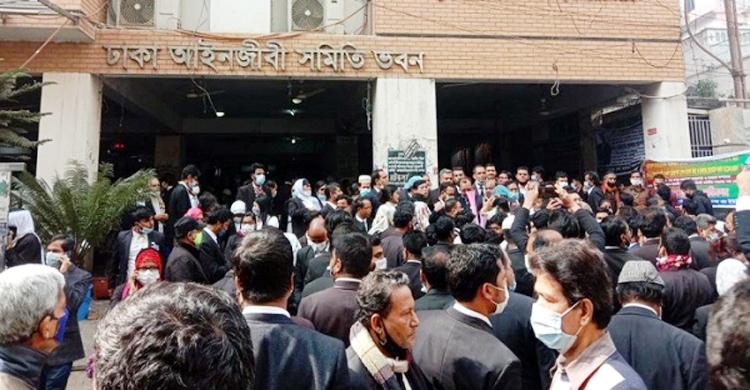 ঢাকা বারের নির্বাচনে দ্বিতীয় দিনের ভোট চলছে