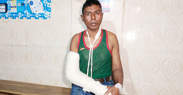 যুবলীগ নেতাকে পিটিয়ে ‘আব্বা’ ডাকতে বাধ্য করার ভিডিও ভাইরাল