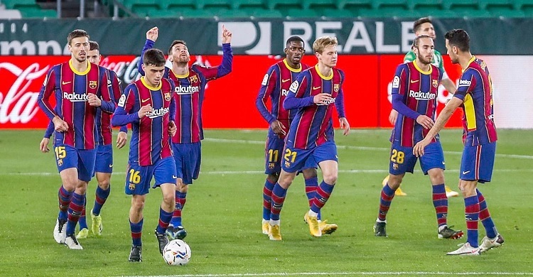 Messi scores twice as Barca extend run