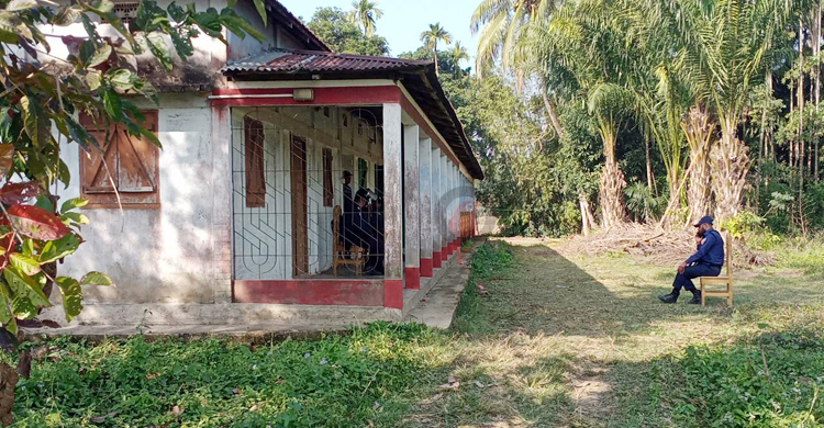সুনামগঞ্জে ঘিরে রাখা সেই বাড়ির মালিক-ছেলে কারাগারে