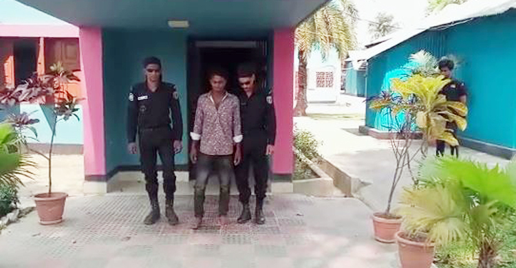 স্কুলছাত্রীর আপত্তিকর ভিডিও ছড়িয়ে যুবক গ্রেফতার