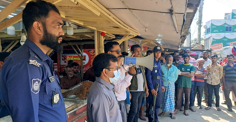 বগুড়ায় মেয়াদোত্তীর্ণ পানীয় বিক্রির দায়ে ৬ প্রতিষ্ঠানকে জরিমানা