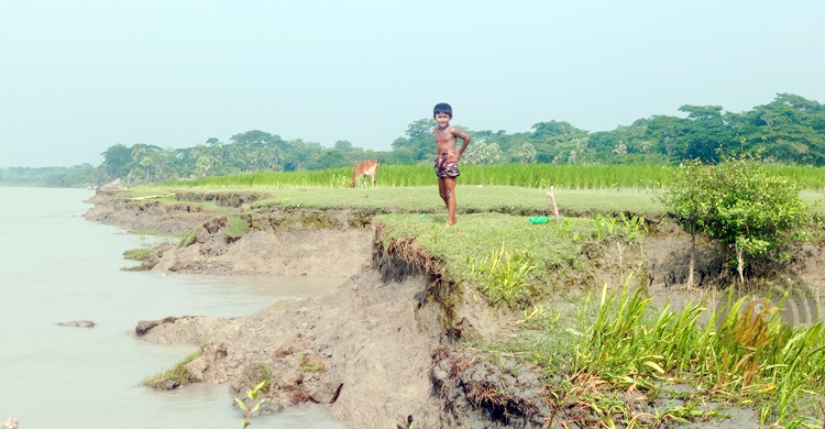 এখনো আঁতকে ওঠেন সিডরে স্বজন হারানো মানুষ