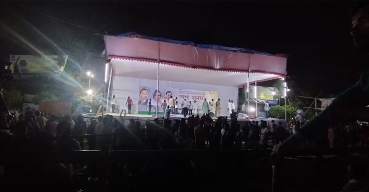 গান-বাজনা করে রাত কাটালেন বিএনপির নেতাকর্মীরা