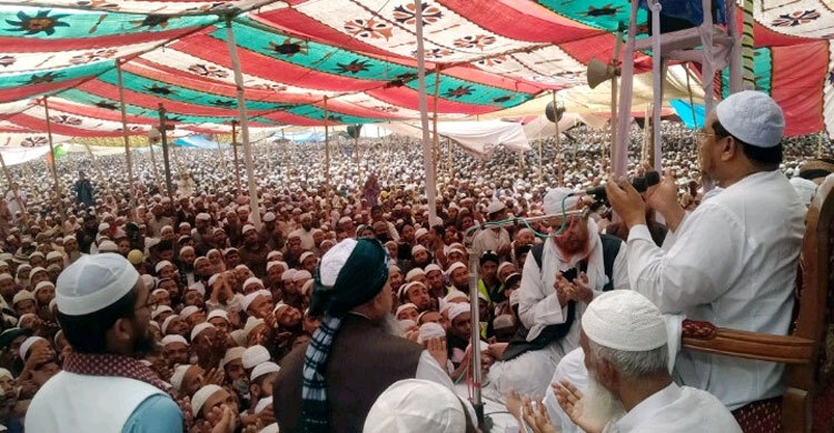 আমিন ধ্বনিতে শেষ হলো চরমোনাই মাহফিল