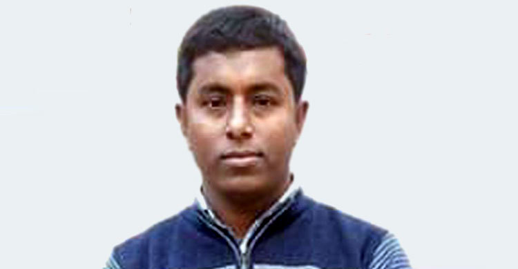 স্কুলছাত্রীসহ শিক্ষক আটক, বাড়িতে স্ত্রীর দাবিতে কলেজছাত্রী হাজির