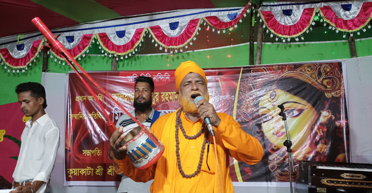 পাতায় সুর তুলে মন মাতান বাউল রেজাউল করিম শাহ