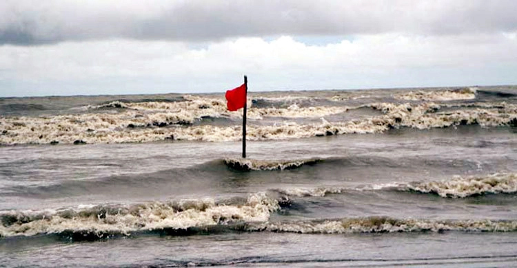 সমুদ্রবন্দরে ৩ নম্বর সতর্ক সংকেত বহাল