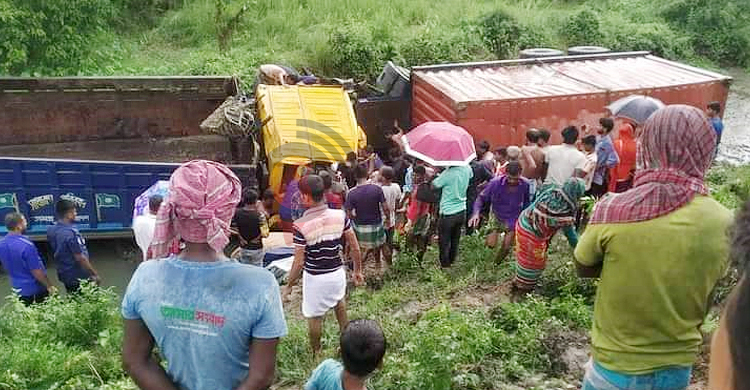 ব্রাহ্মণবাড়িয়ায় ট্রাক-কাভার্ডভ্যান সংঘর্ষে দুজন নিহত