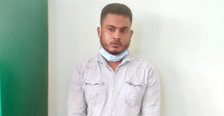 প্রবাসী বাবার ভোট দিতে গিয়ে ছেলে আটক