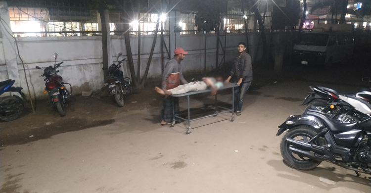 ট্রাকচাপায় প্রাণ গেলো গীতিকারের