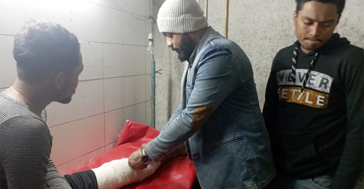 নৌকা প্রতীকের সমর্থককে ছুরিকাঘাত