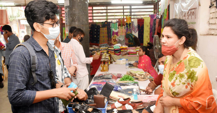 স্বাস্থ্যবিধি মেনে চলছে বিসিকের হেমন্ত মেলা