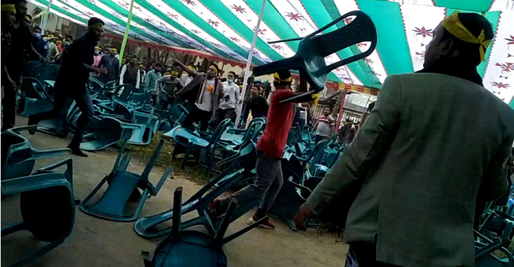 মাদারীপুরে প্রতিষ্ঠাবার্ষিকীতে ছাত্রলীগের চেয়ার ছোড়াছুড়ি-ভাঙচুর