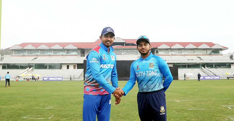 ফাইনালে টস জিতে ফিল্ডিংয়ে সেন্ট্রাল জোন